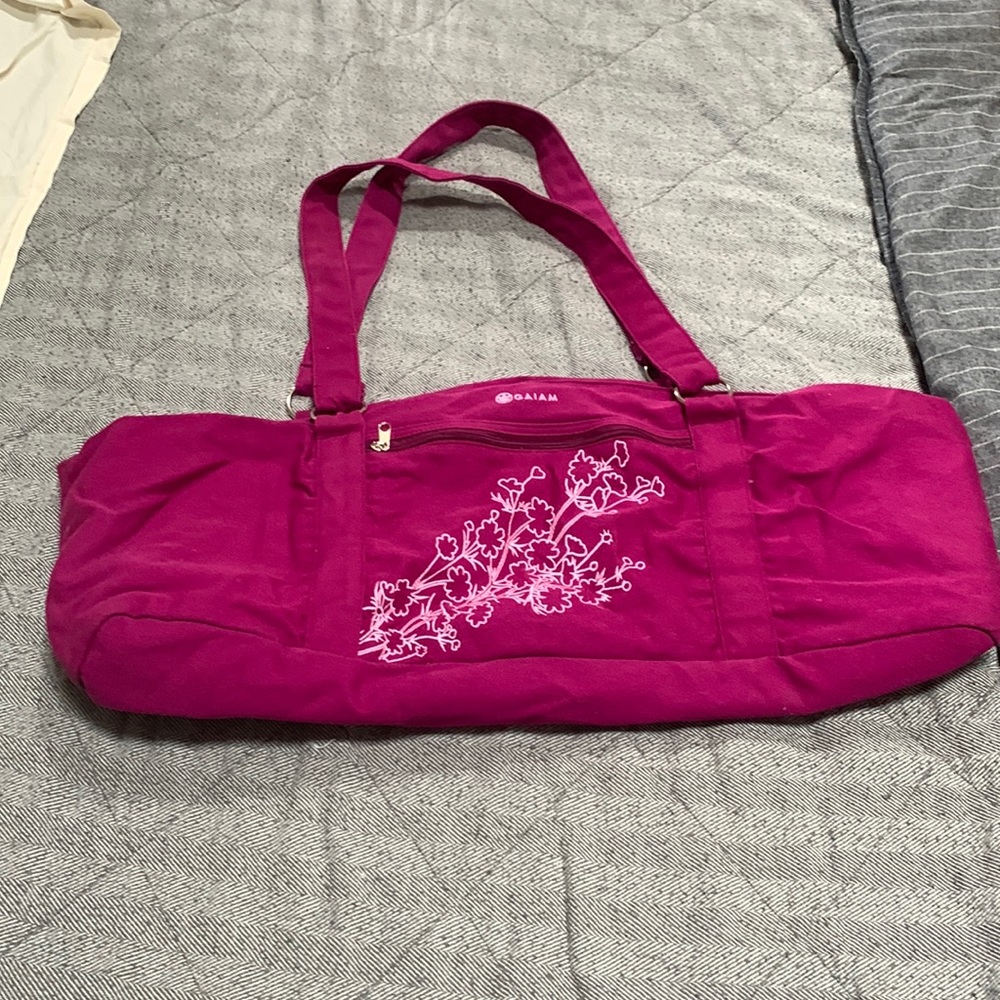 Gaiam yoga mat bag